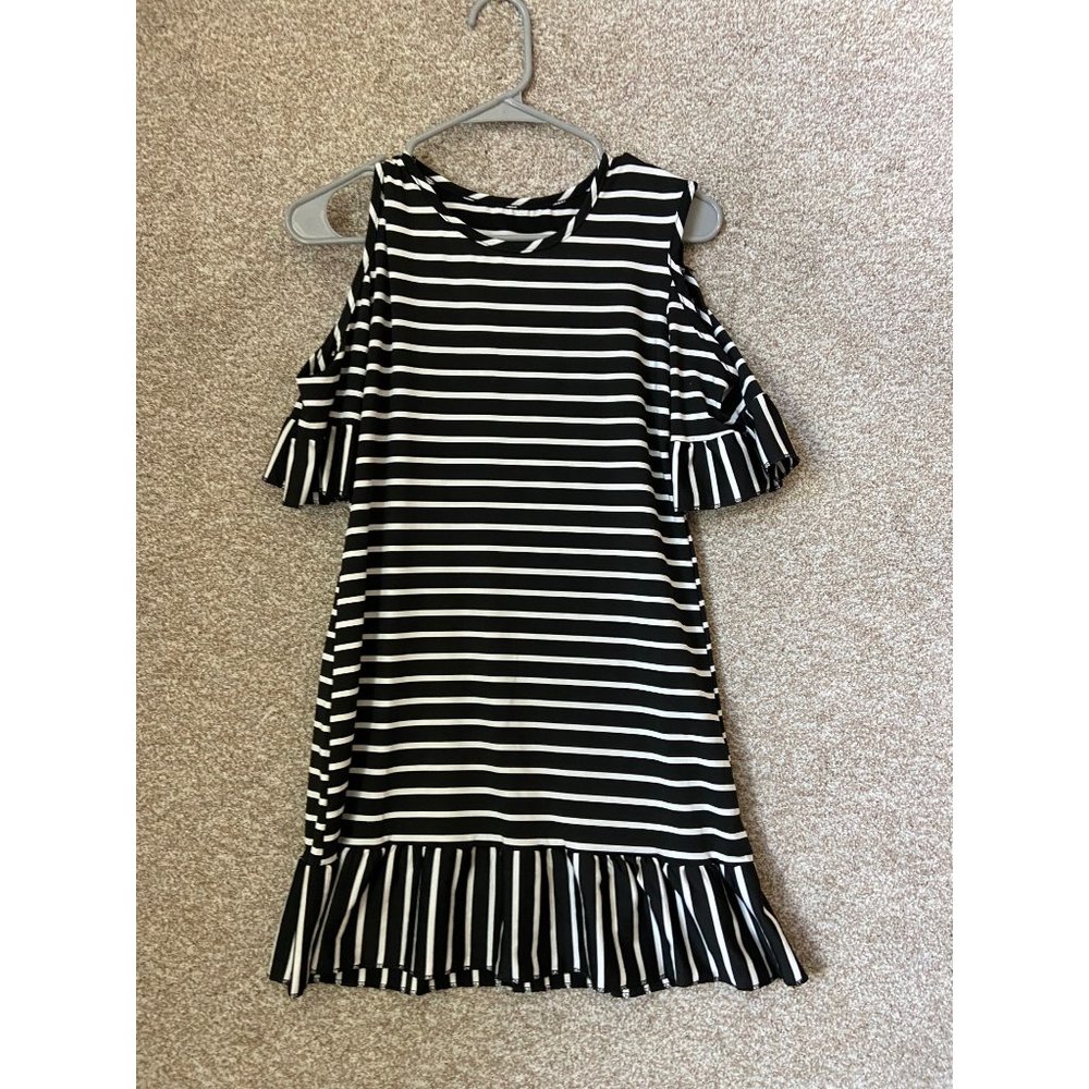 Woman’s Black White Striped Open Shoulder Flutter Sleeve Dress  Size Medium